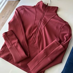 Lululemon 1/2 zip Cropped Top